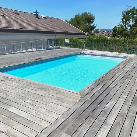 Holiday home Oxford 1 Bedroom In A Brand New Building With A Pool Cannes